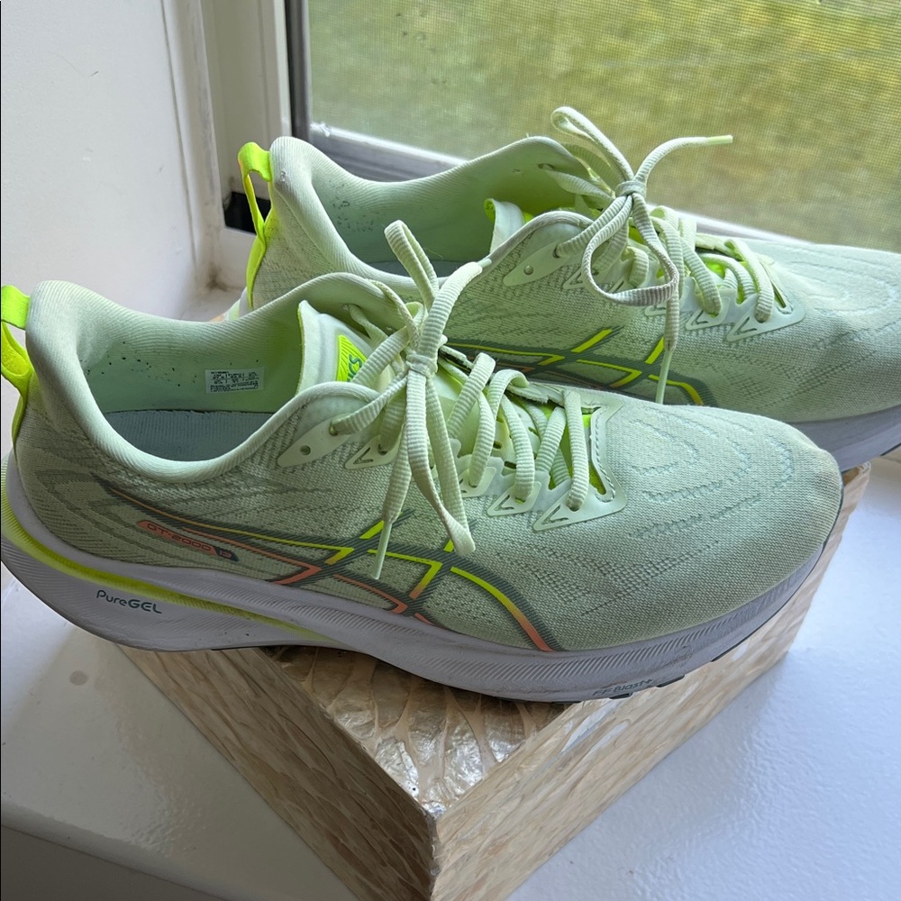 ASICS Men's Sneakers - Light Green with Neon Yellow Accents